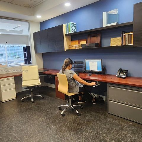 2441 NW 93 104-B, Doral, FL 33172