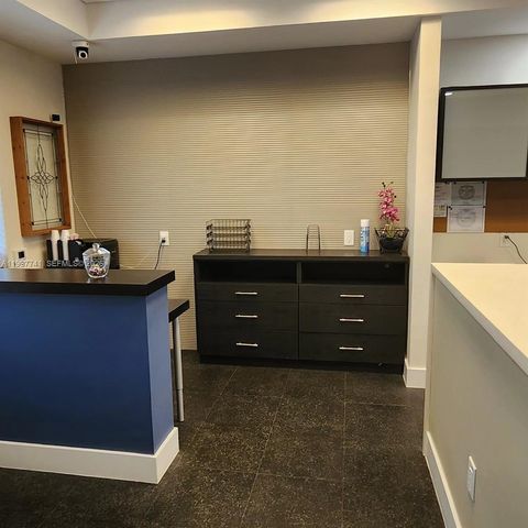 2441 NW 93 104-B, Doral, FL 33172