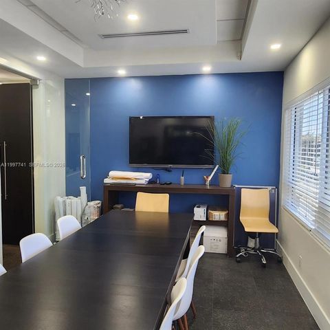 2441 NW 93 104-B, Doral, FL 33172