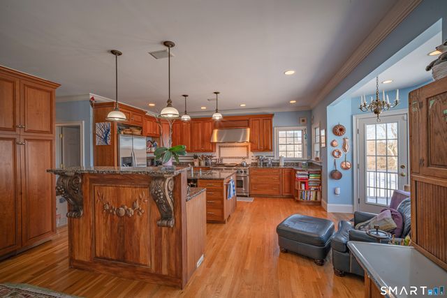 109 Long Meadow Hill Road, Brookfield, CT 06804