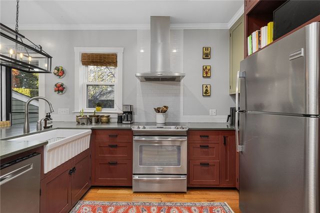 30 Bull Street, Newport, RI 02840