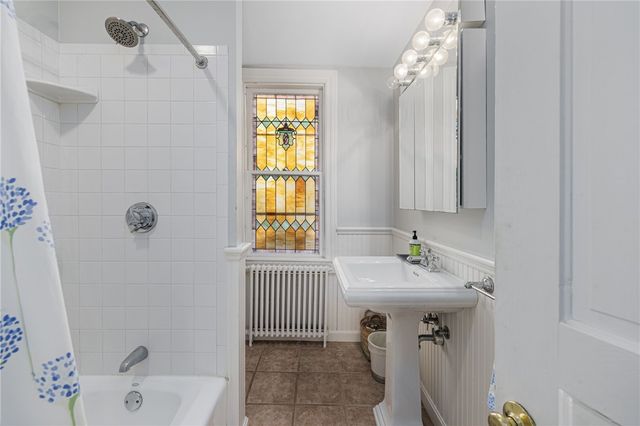 30 Bull Street, Newport, RI 02840