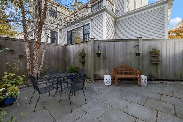 30 Bull Street, Newport, RI 02840