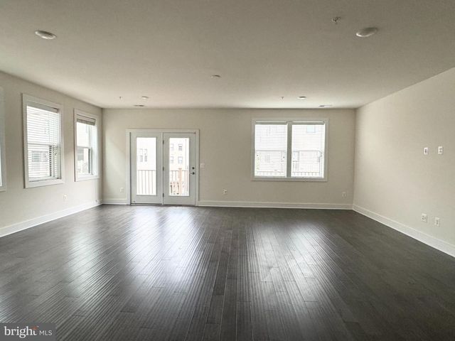 44858 TIVERTON SQ, Ashburn, VA 20147