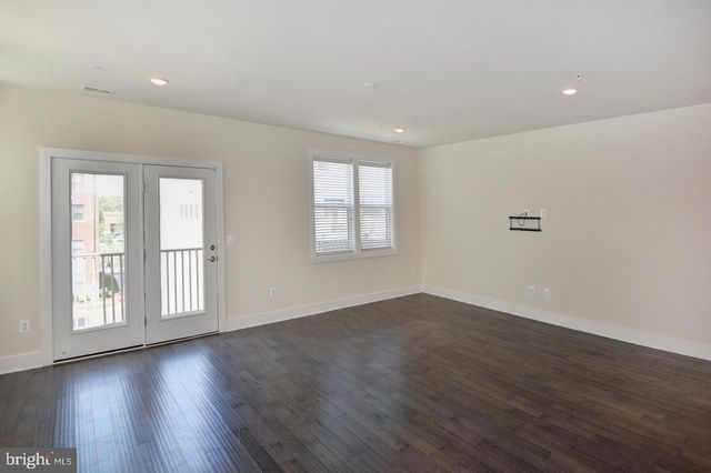 44858 TIVERTON SQ, Ashburn, VA 20147