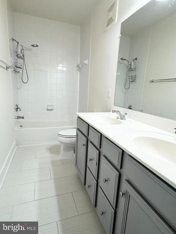 44858 TIVERTON SQ, Ashburn, VA 20147