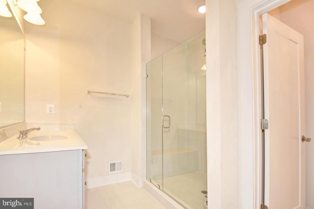 44858 TIVERTON SQ, Ashburn, VA 20147
