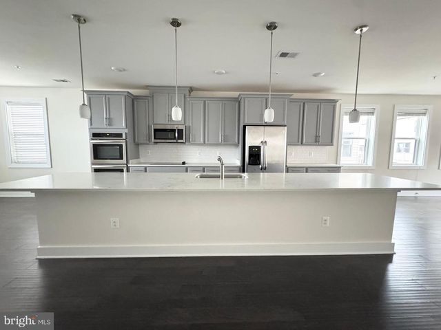 44858 TIVERTON SQ, Ashburn, VA 20147