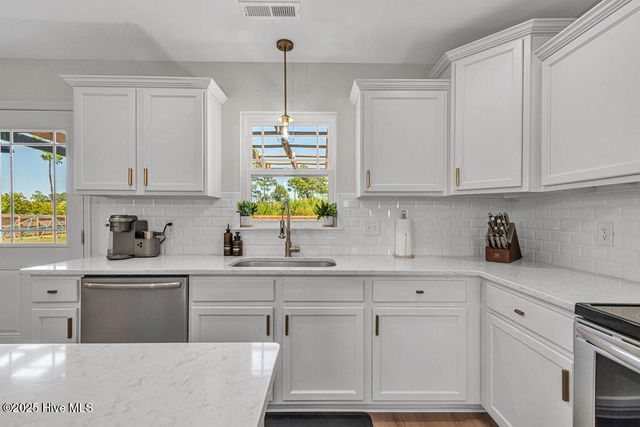 704 Mooring Court, Sneads Ferry, NC 28460