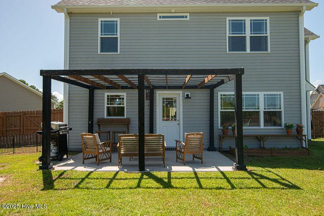 704 Mooring Court, Sneads Ferry, NC 28460