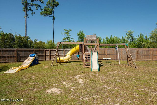 704 Mooring Court, Sneads Ferry, NC 28460