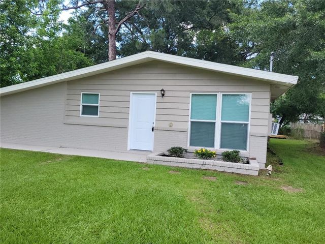 304 Lee Street W, Chickasaw, AL 36611