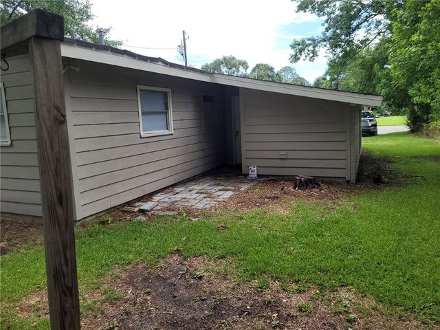 304 Lee Street W, Chickasaw, AL 36611