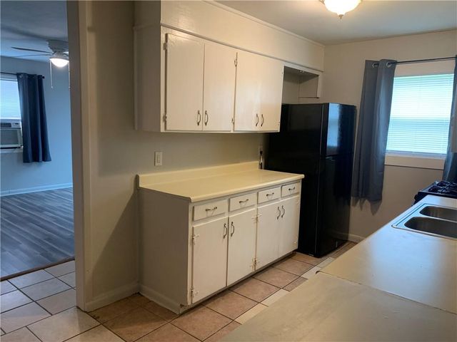 304 Lee Street W, Chickasaw, AL 36611