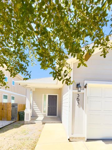 363 Eagle Brook LN, Buda, TX 78610