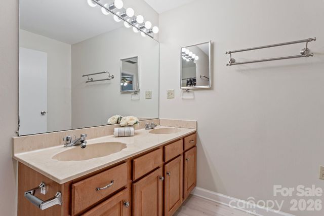 5351 Murrayhill Road, Charlotte, NC 28210