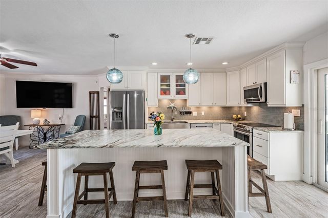 3766 24TH AVENUE N, St Petersburg, FL 33713