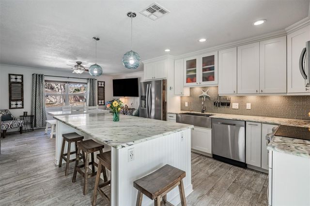 3766 24TH AVENUE N, St Petersburg, FL 33713