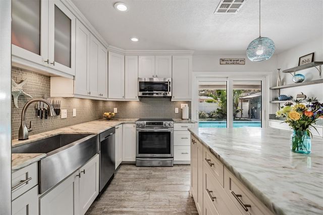 3766 24TH AVENUE N, St Petersburg, FL 33713