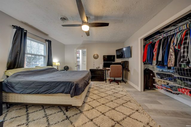 1200 S 3rd Street, Boonville, IN 47601