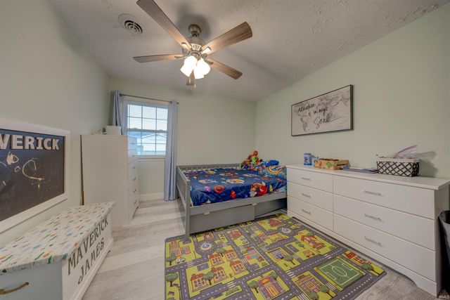 1200 S 3rd Street, Boonville, IN 47601