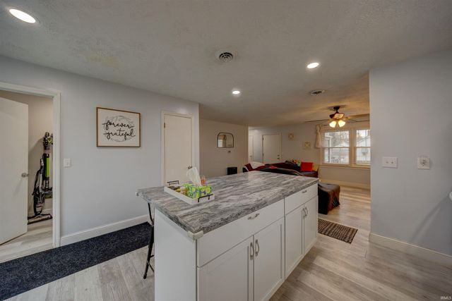 1200 S 3rd Street, Boonville, IN 47601