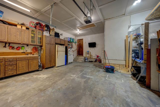 1200 S 3rd Street, Boonville, IN 47601