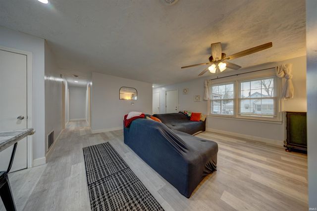 1200 S 3rd Street, Boonville, IN 47601