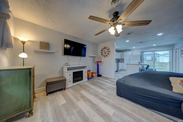 1200 S 3rd Street, Boonville, IN 47601