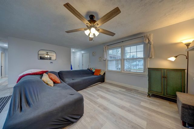 1200 S 3rd Street, Boonville, IN 47601