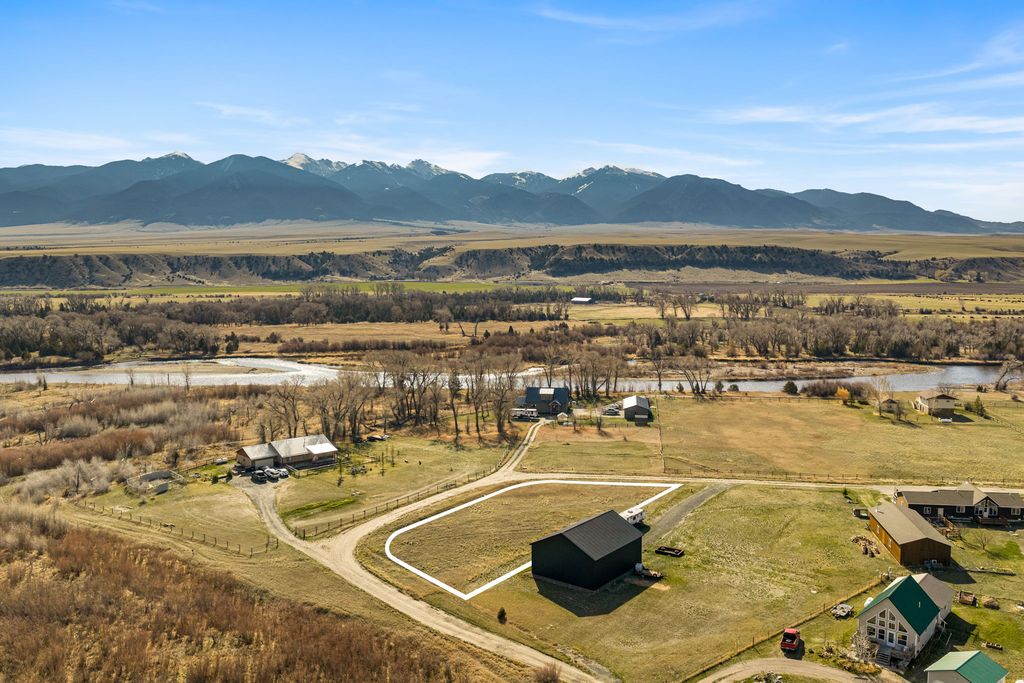 17 Stone Road, Silver Star, MT 59751