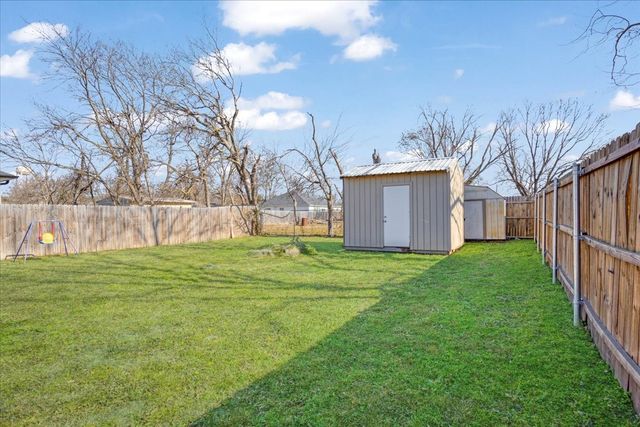 307 N Carter, Howe, TX 75459