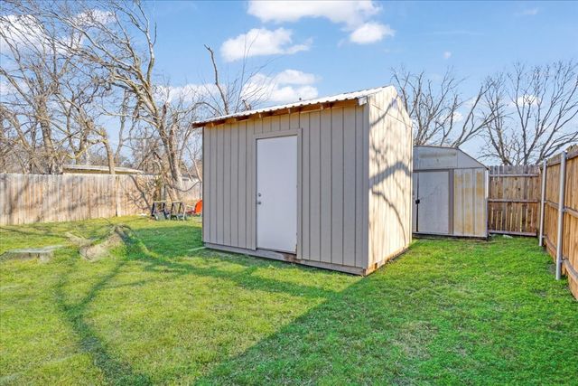 307 N Carter, Howe, TX 75459