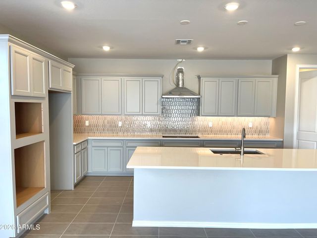9992 W CATALINA Drive, Avondale, AZ 85392