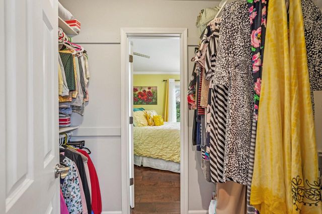 11024 N Redwood Tree COURT, Mequon, WI 53092