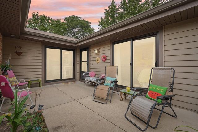 11024 N Redwood Tree COURT, Mequon, WI 53092