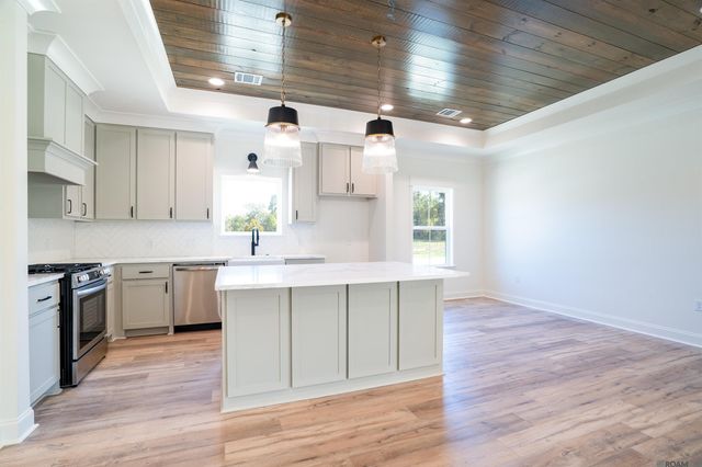 13527 Eagles Park Drive, Denham Springs, LA 70726