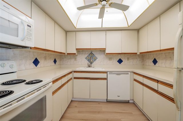 7650 BAYSHORE DRIVE 805, Treasure Island, FL 33706