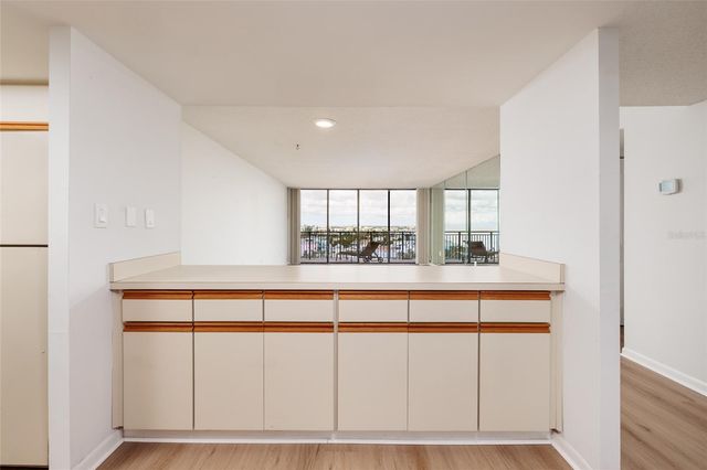 7650 BAYSHORE DRIVE 805, Treasure Island, FL 33706