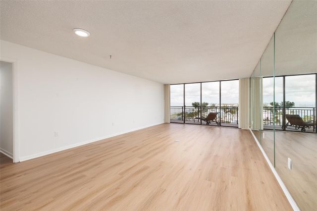 7650 BAYSHORE DRIVE 805, Treasure Island, FL 33706