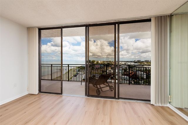 7650 BAYSHORE DRIVE 805, Treasure Island, FL 33706
