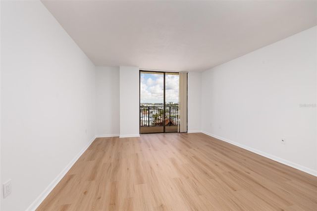 7650 BAYSHORE DRIVE 805, Treasure Island, FL 33706