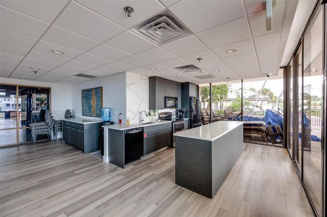 7650 BAYSHORE DRIVE 805, Treasure Island, FL 33706