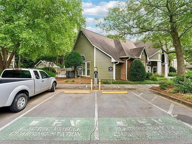 815 Mcgill Park Avenue NE, Atlanta, GA 30312