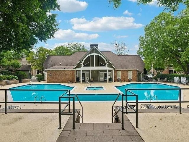 815 Mcgill Park Avenue NE, Atlanta, GA 30312