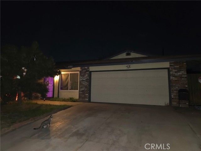 868 S Ironwood, Bloomington, CA 92316
