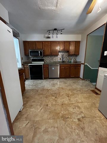 8 ACORN CT, Sicklerville, NJ 08081