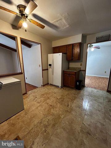 8 ACORN CT, Sicklerville, NJ 08081
