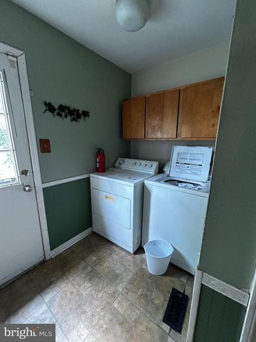 8 ACORN CT, Sicklerville, NJ 08081