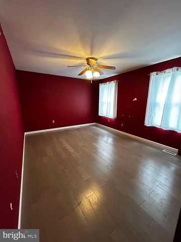 8 ACORN CT, Sicklerville, NJ 08081